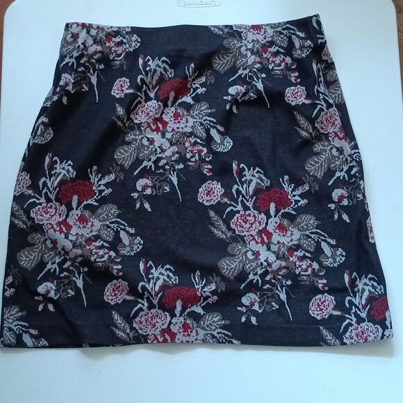 J. Jill Black and Red Floral Mini Skirt - Picture 4 of 5